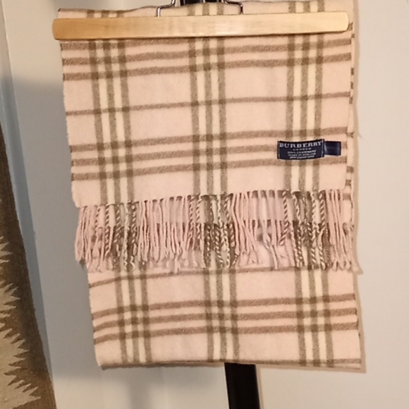 Authentic Burberry London  CASHMERE Pink Tan Novacheck Scarf w Fringe VINTAGE - Picture 10 of 10